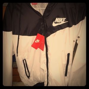 Brand new nike wind breaker